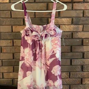 Buckle top with rosettes